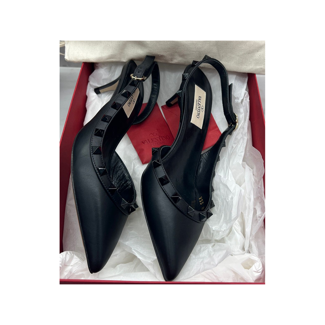 PRE LOVED VALENTINO KITTEN HEELED BLACK SHOES